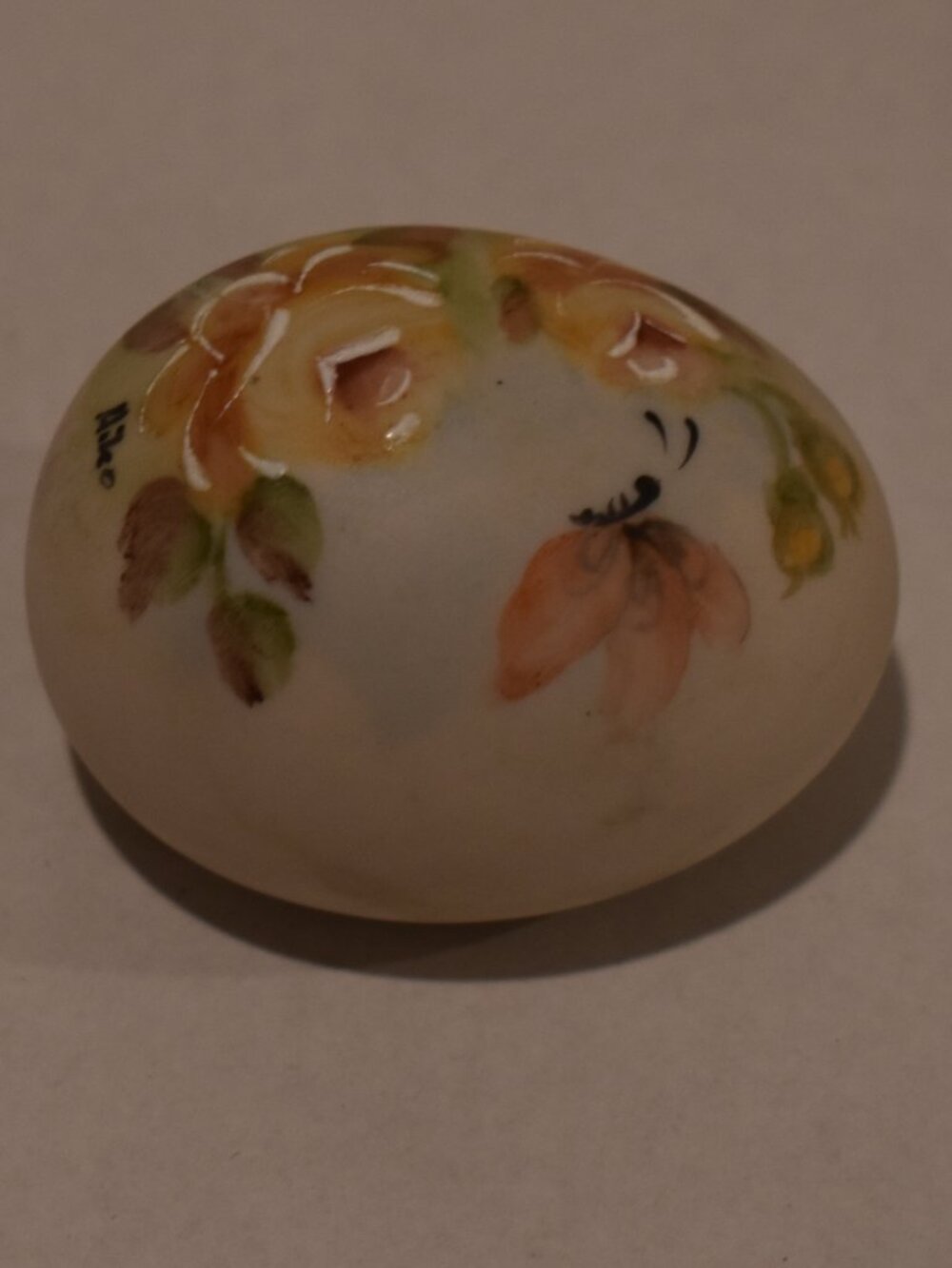 Aileo Decorative Egg - in good condition - smoke free home measures 2 1/2" long